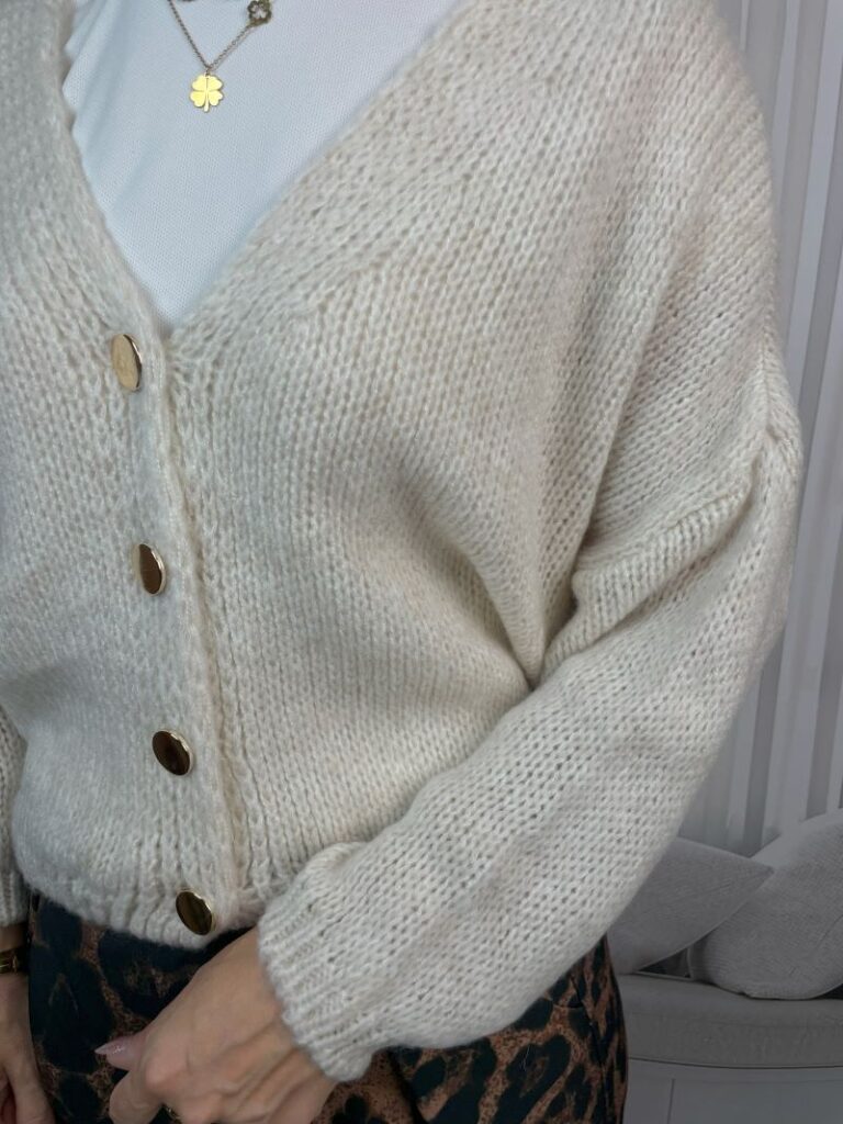 Sweter ze Złotymi Guzikami Jasny Beż