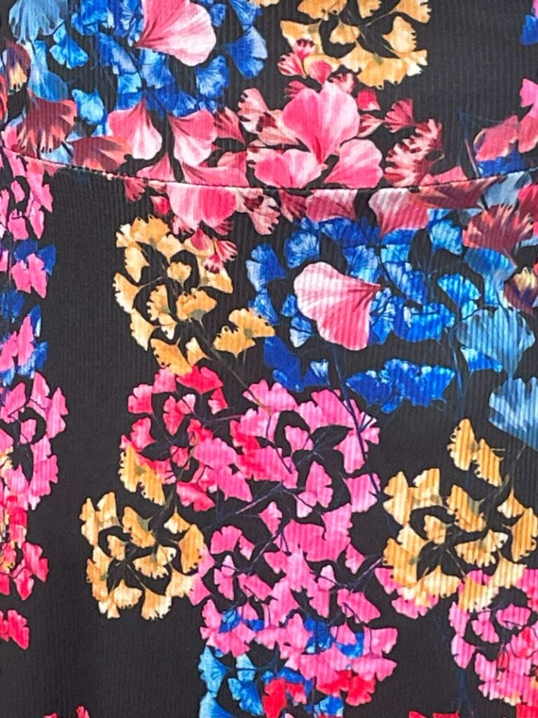 Sukienka Prążek Wzór Kwiatowy Czarna Sukienka Prążek Wzór Kwiatowy Czarna