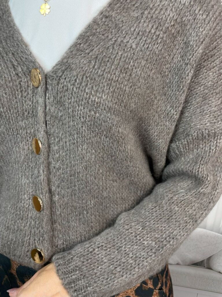 Sweter ze Złotymi Guzikami Fango