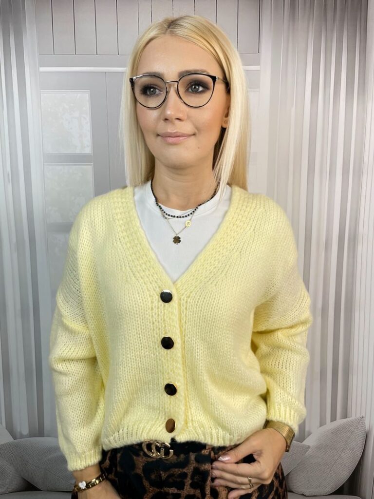 Sweter ze Złotymi Guzikami Żółty