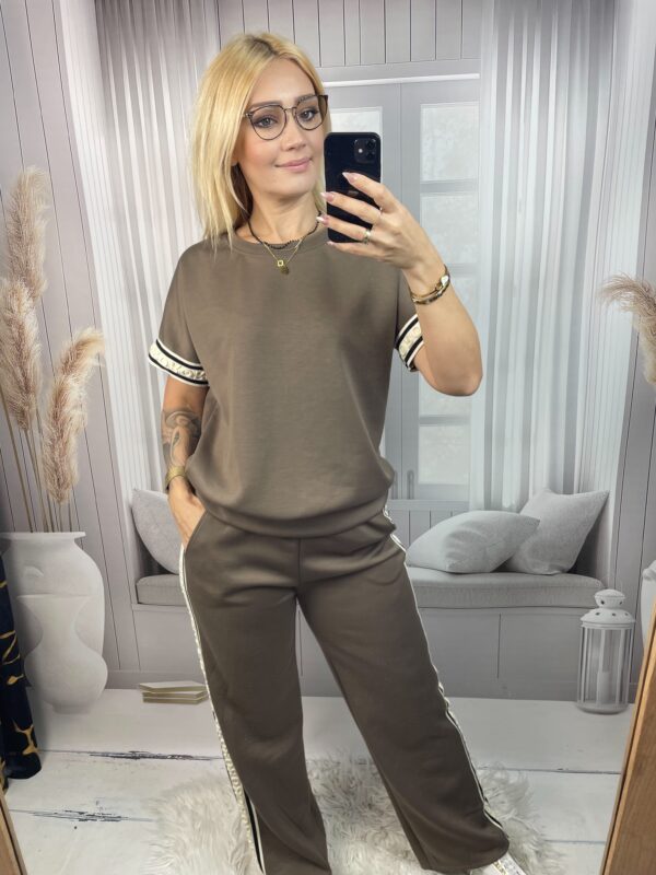 Dres Masełkowy 3D Ciemny Beż