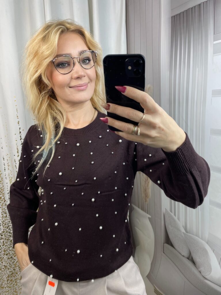 Sweter z Perełkami Czekolada