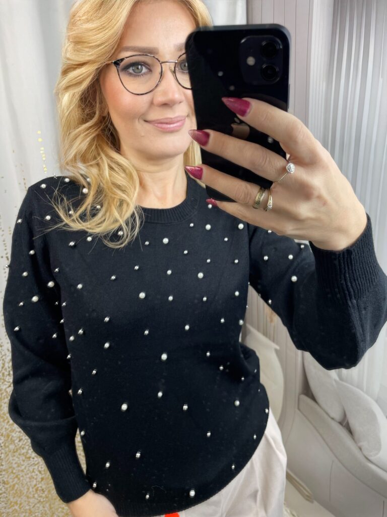 Sweter z Perełkami Czarny Sweter z Perełkami Czarny