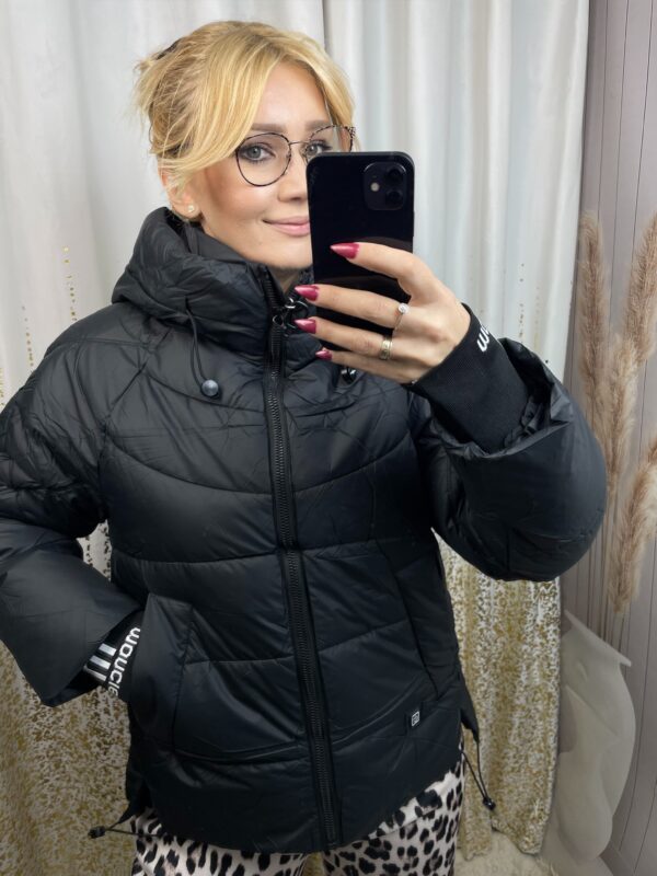 Kurtka Zimowa z Logowanym Ściągaczem