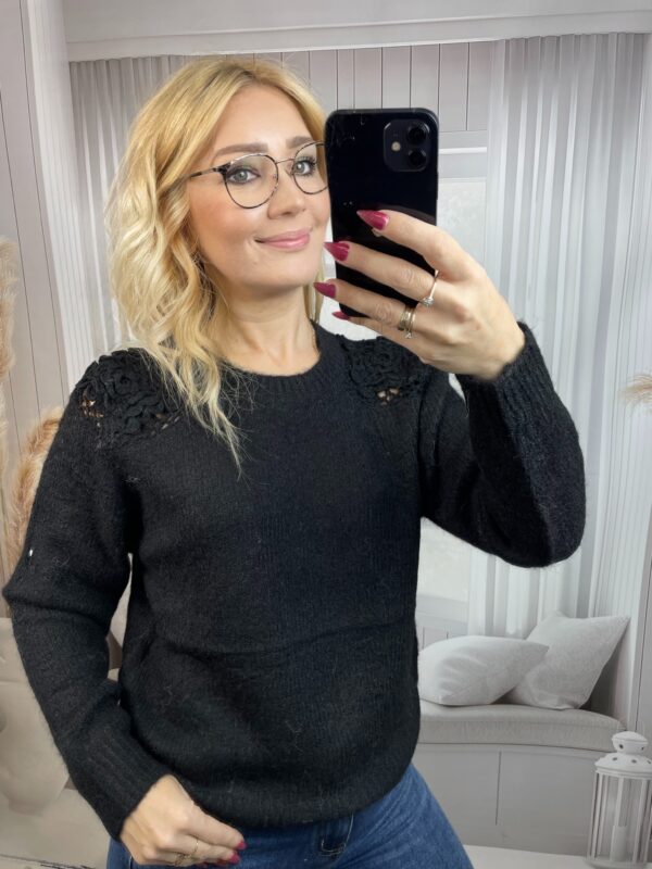 Sweter z Ażurową Wstawką Czarny