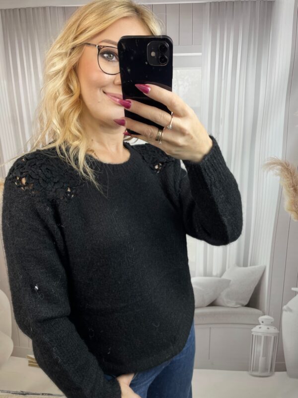 Sweter z Ażurową Wstawką Czarny