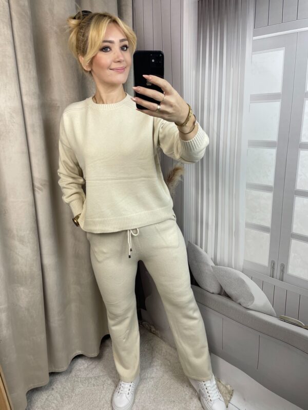 Komplet Dzianinowy Gładki Śmietankowy