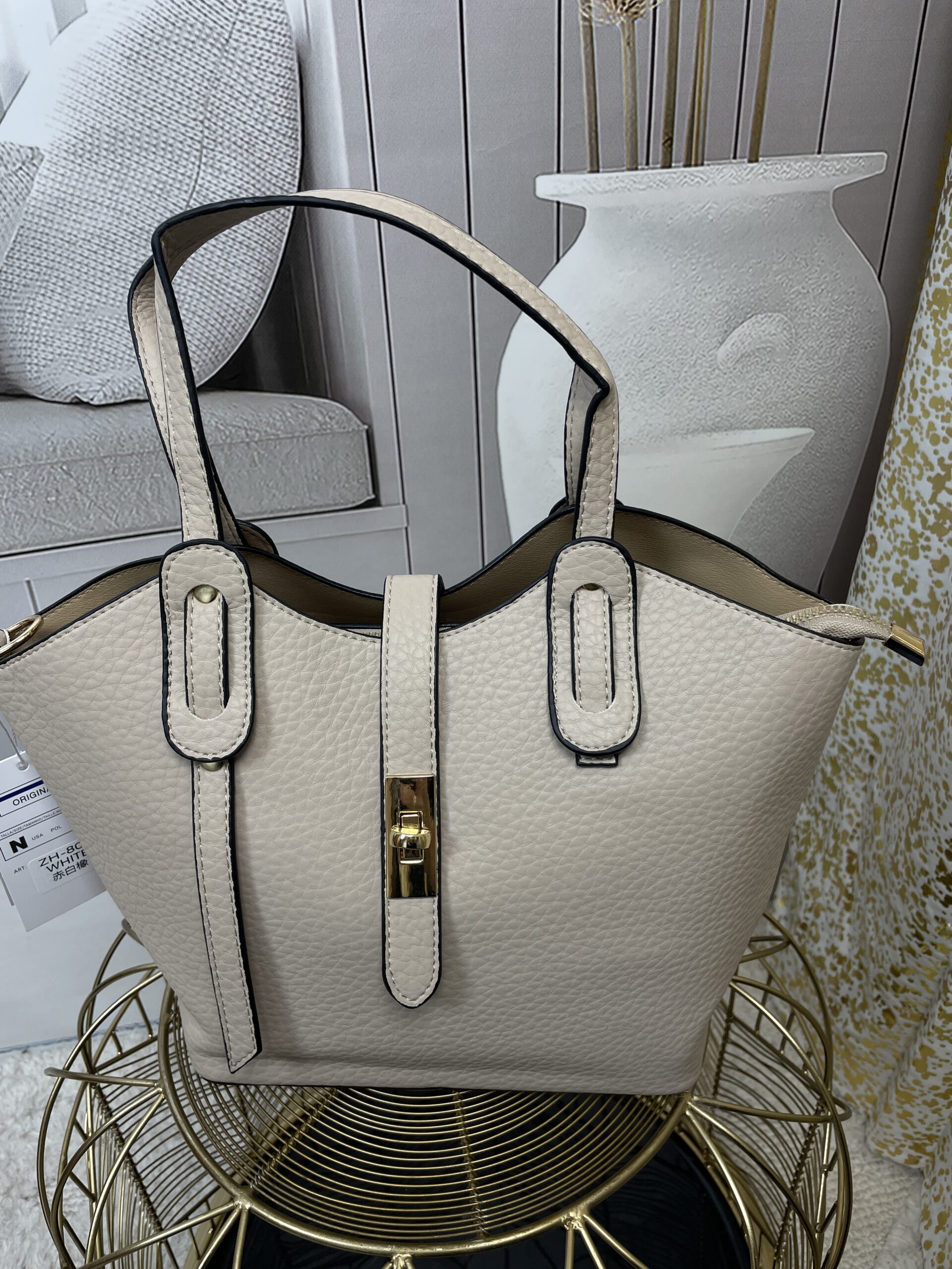 Mała Torebka ze Złotym Zapięciem Beż Mała Torebka ze Złotym Zapięciem Beż