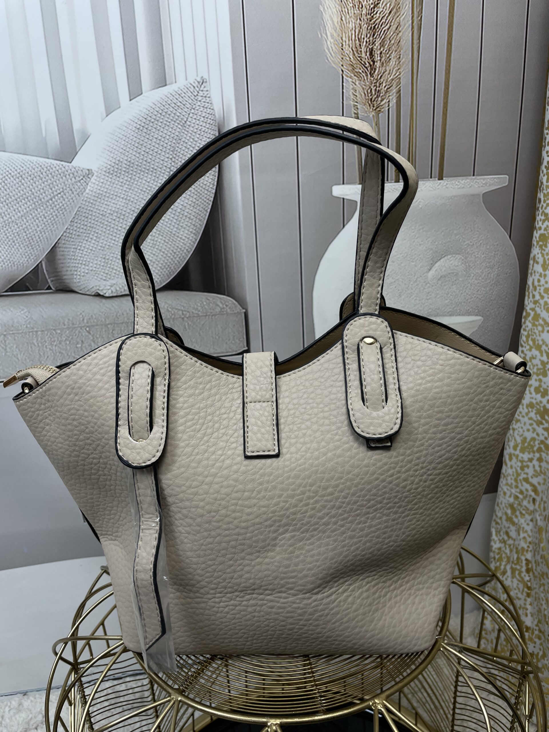 Mała Torebka ze Złotym Zapięciem Beż Mała Torebka ze Złotym Zapięciem Beż