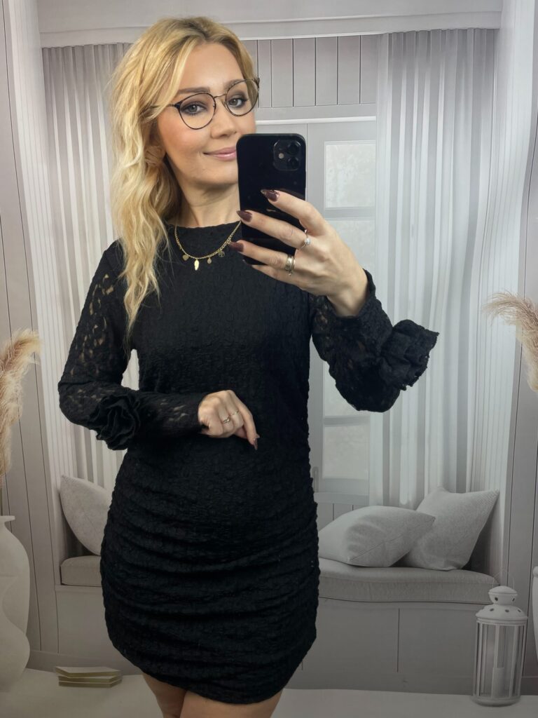 Sukienka Mini Koronkowa z Różą Jasny Czarna