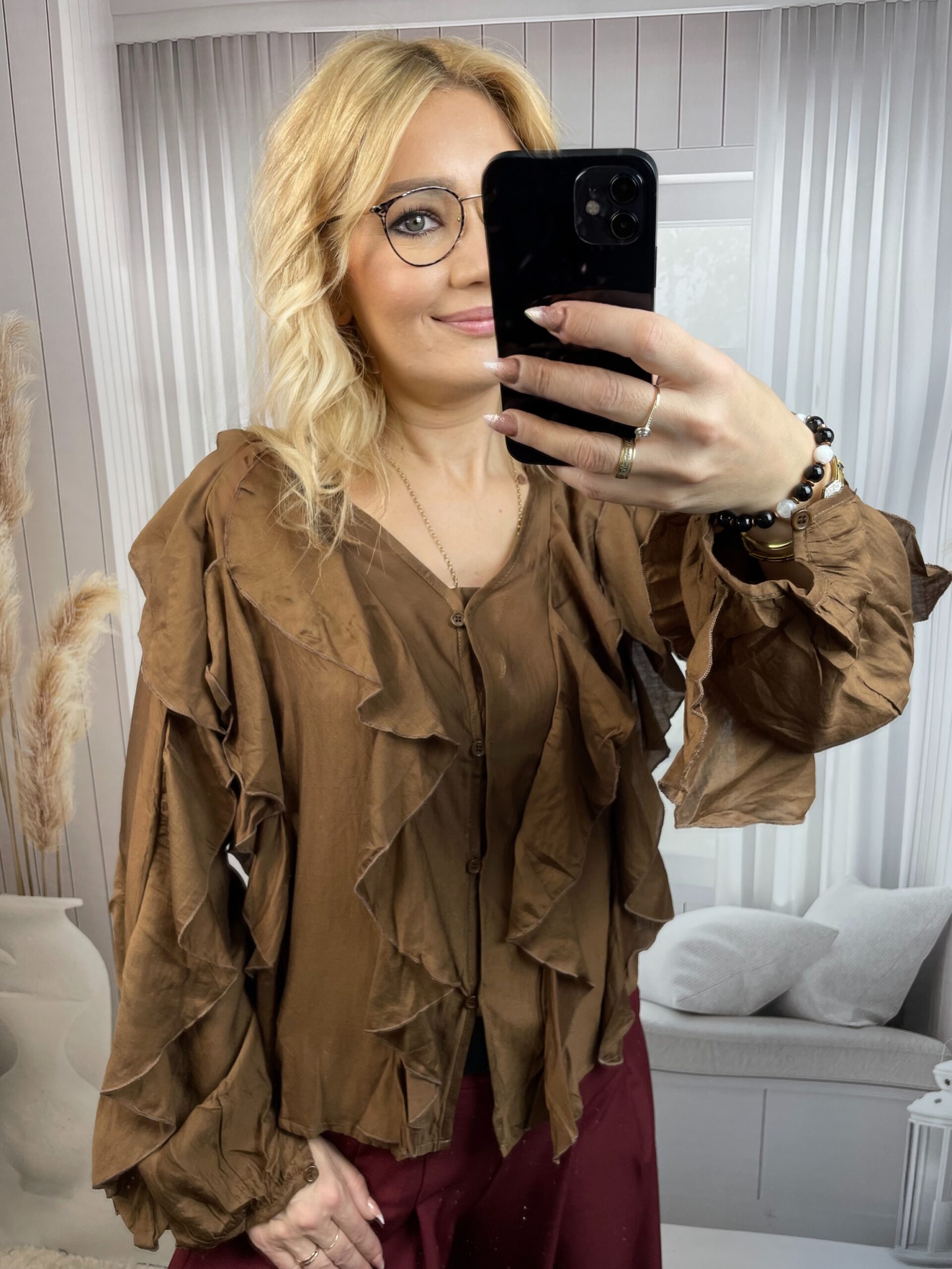 Bluzka z Żabotem i Falbanami Brąz Bluzka z Żabotem i Falbanami Brąz