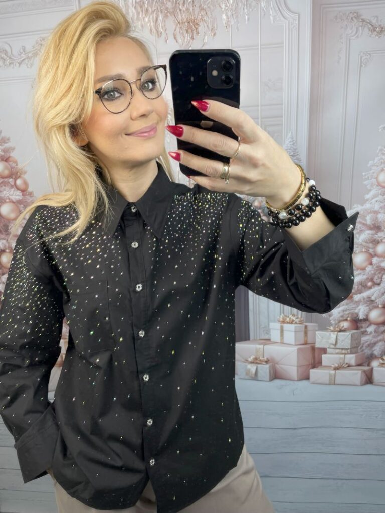 Klasyczna Koszula Oversize z Opalizującymi Cyrkoniami Czarna