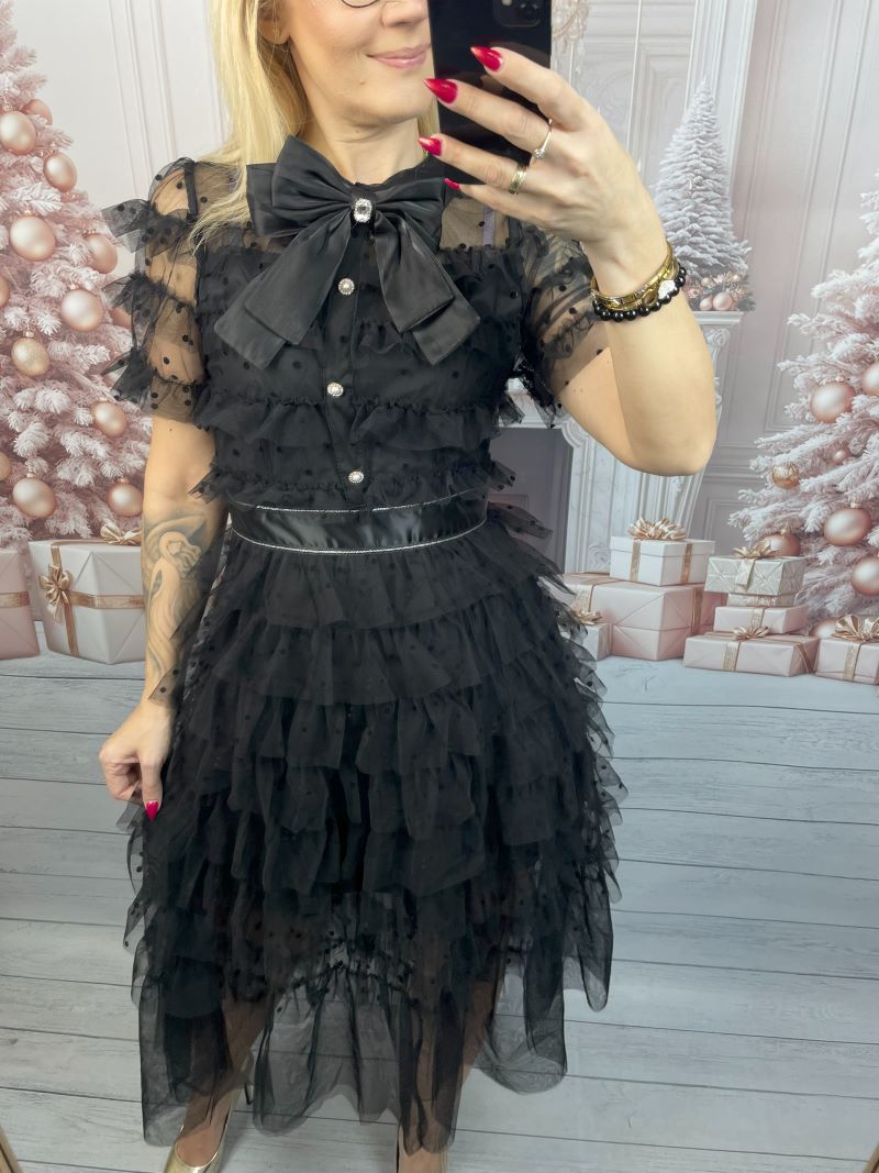 Sukienka Koronkowa z Falbanami Sukienka Koronkowa z Falbanami