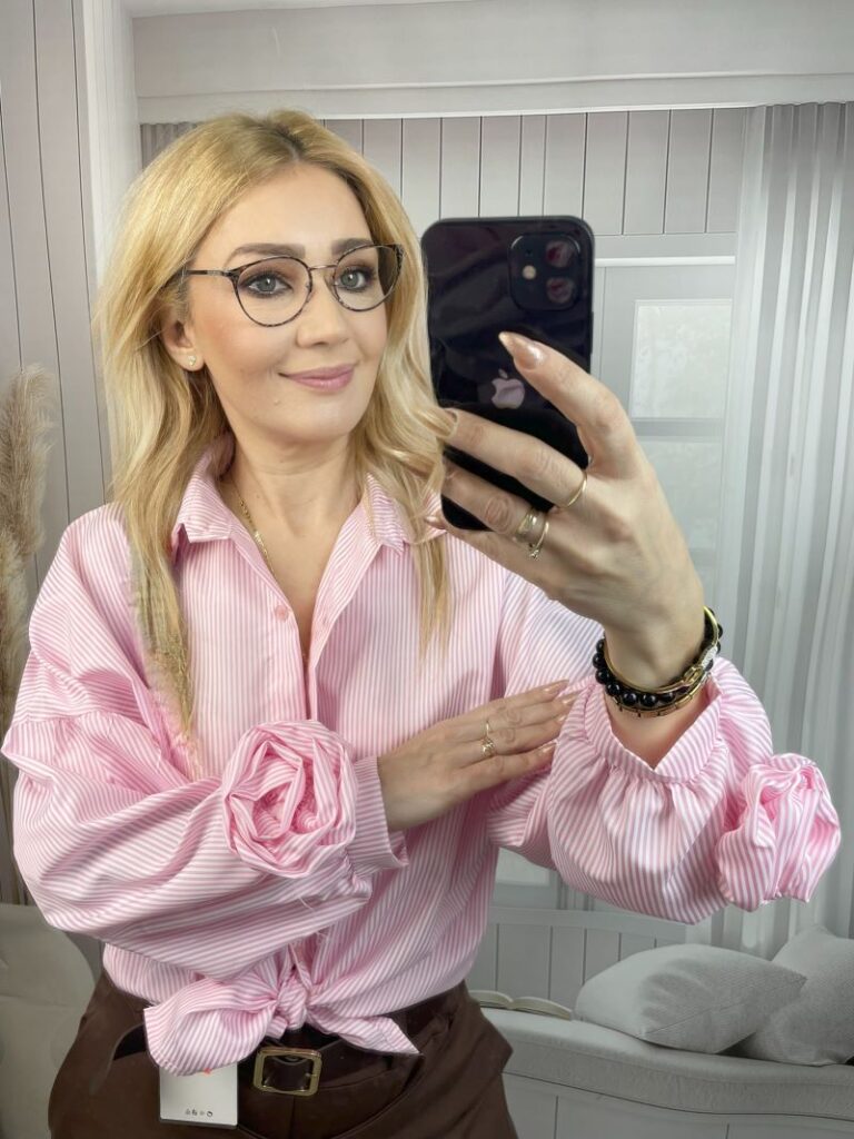 Koszula w Paski z Różą Na Mankiecie Delikatny Róż