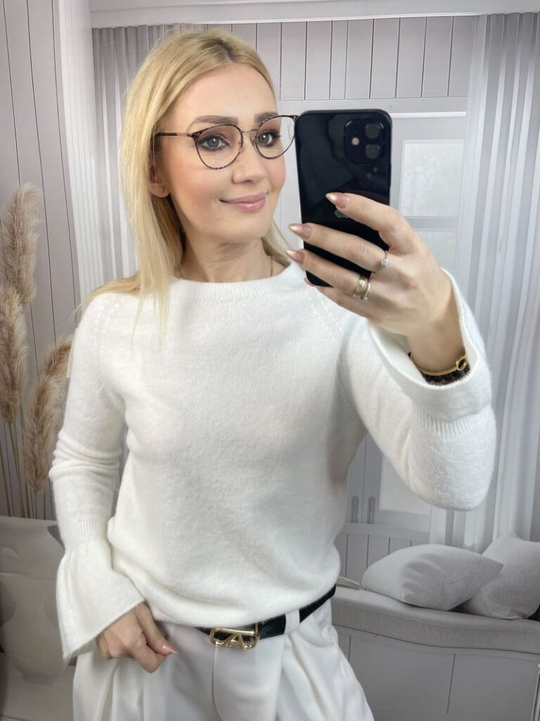 Sweter z Alpaki z Dzwonkowym Rękawem Biały