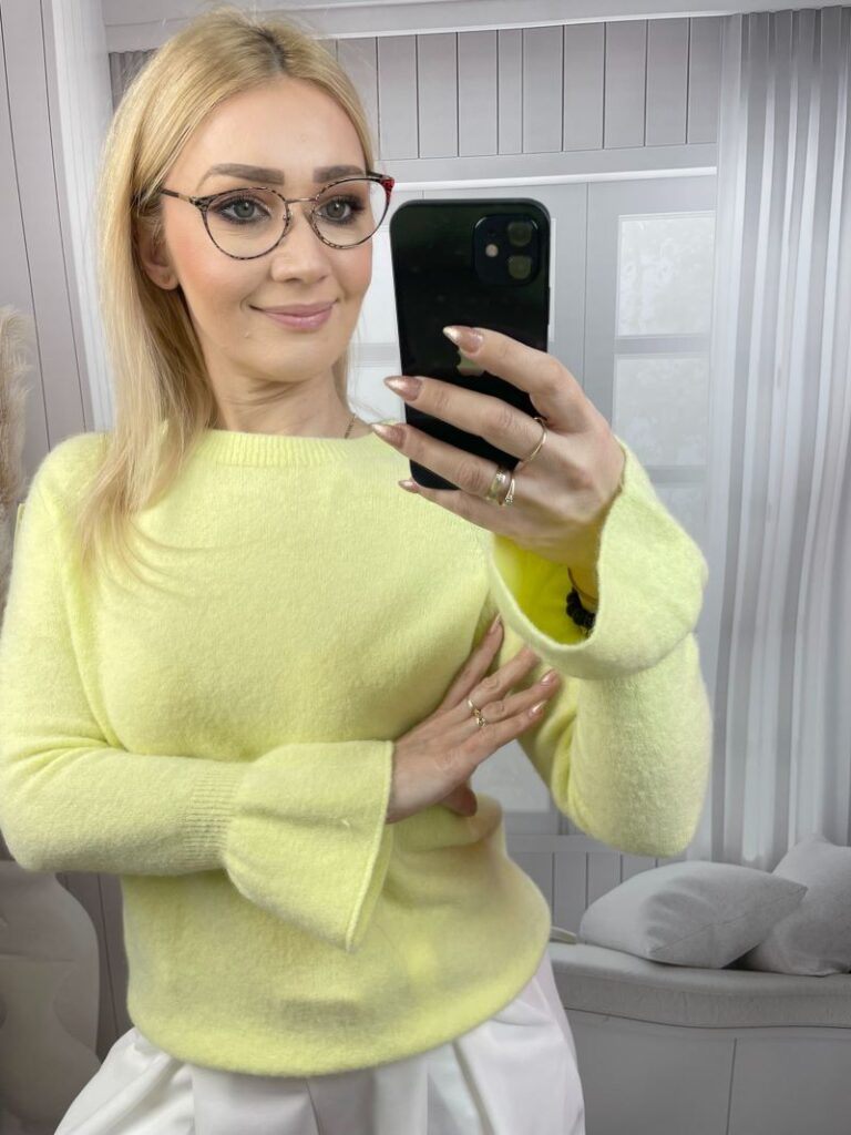 Sweter z Alpaki z Dzwonkowym Rękawem Żółty