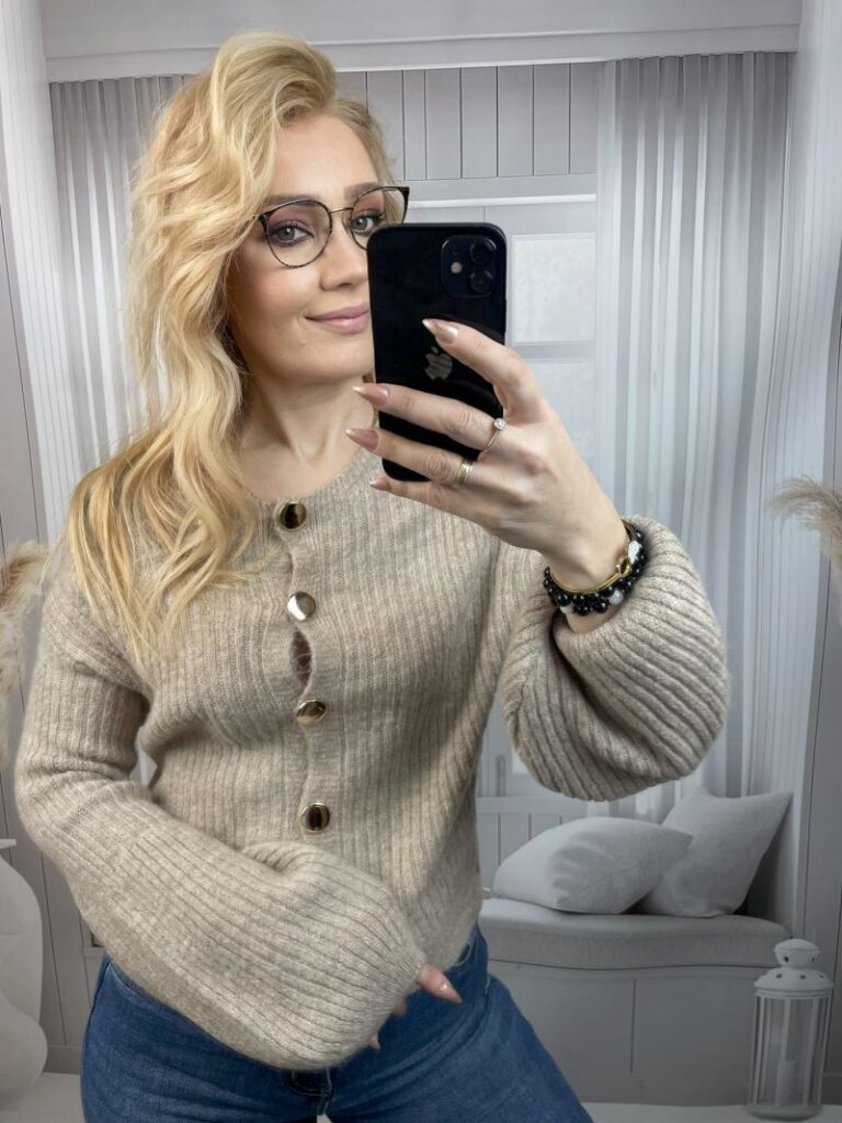 Zapinany Sweter z Rękawem Dzwonkowym Beż