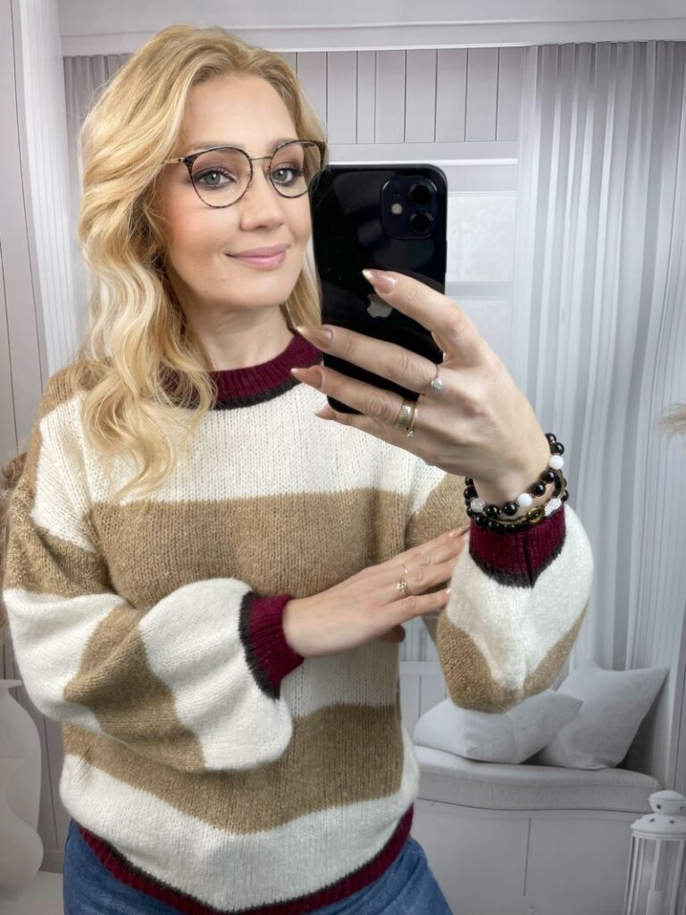 Sweter w Pasy Śmietankowo-Beżowy