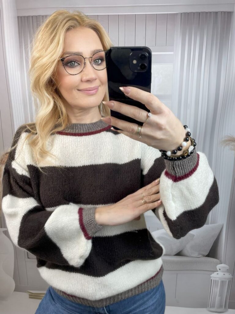 Sweter w Pasy Śmietankowo-Czekoladowy