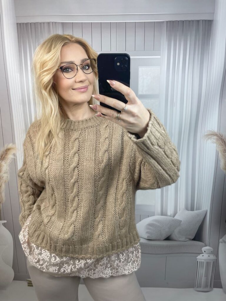 Sweter Wrabiany z Koronkową Falbaną Ciemny Beż