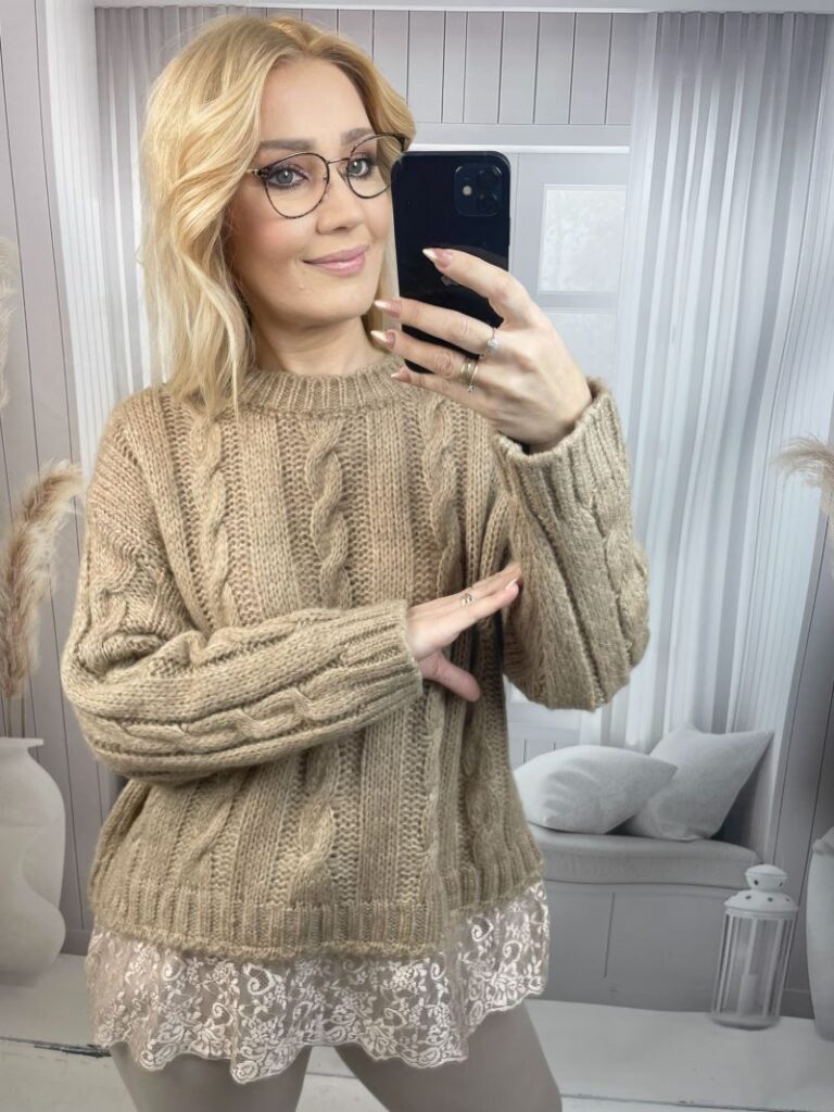 Sweter Wrabiany z Koronkową Falbaną Ciemny Beż
