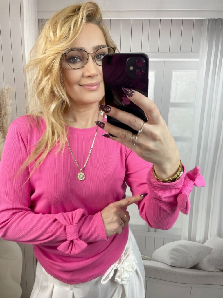 Bluzka Prążkowana z Kokardą Na Mankiecie - Róż