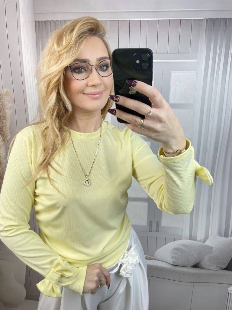 Bluzka Prążkowana z Kokardą Na Mankiecie - Żółta