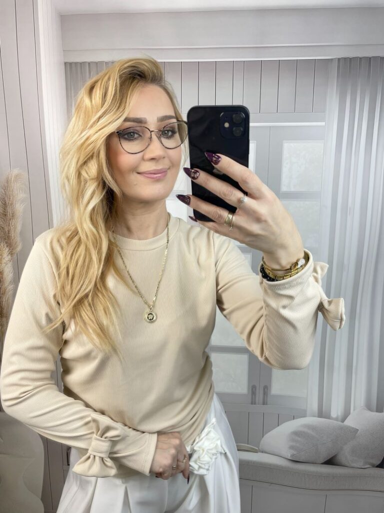 Bluzka Prążkowana z Kokardą Na Mankiecie - Beż