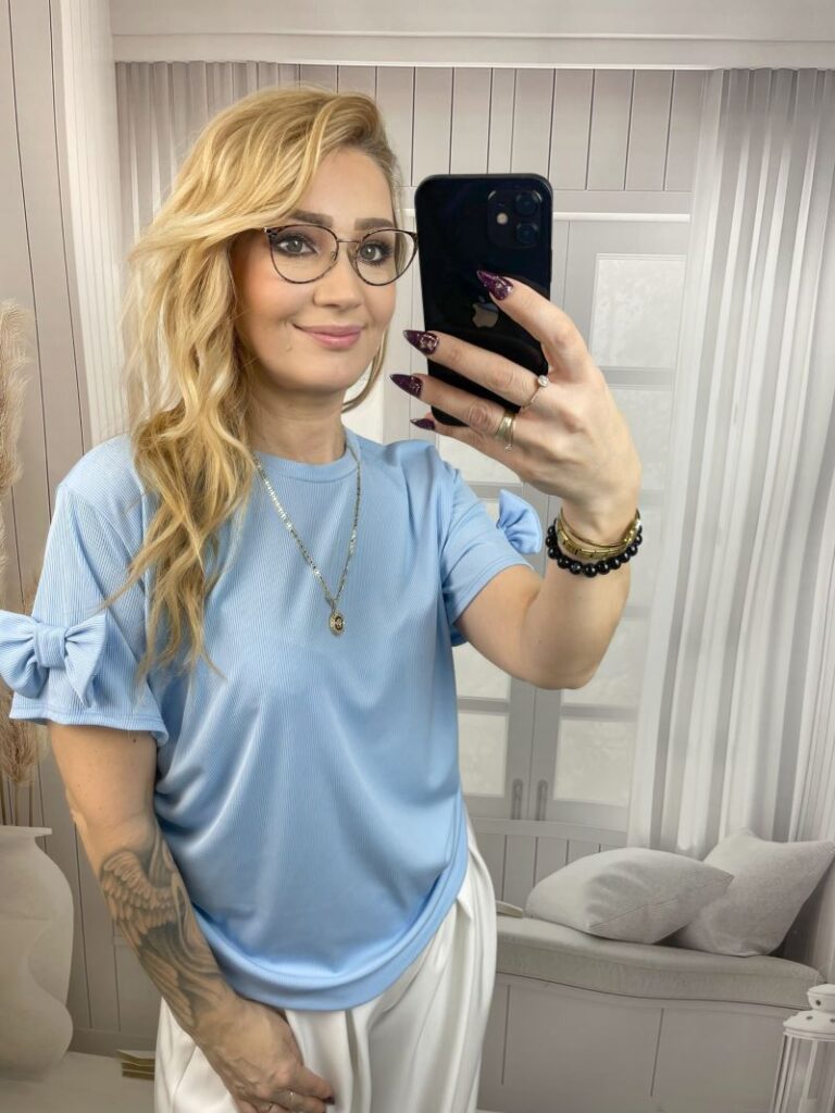 Bluzka Prążkowana z Kokardą Na Rękawie - Błękit