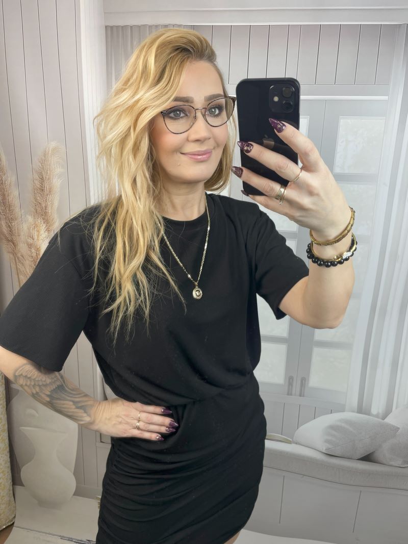 Sukienka Prążkowana z Okrągłym Dekoltem - Czarna L/XL Sukienka Prążkowana z Okrągłym Dekoltem - Czarna L/XL