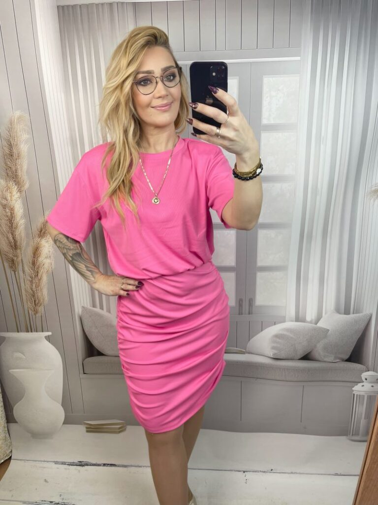 Sukienka Prążkowana z Okrągłym Dekoltem - Cukierkowy Róż L/XL