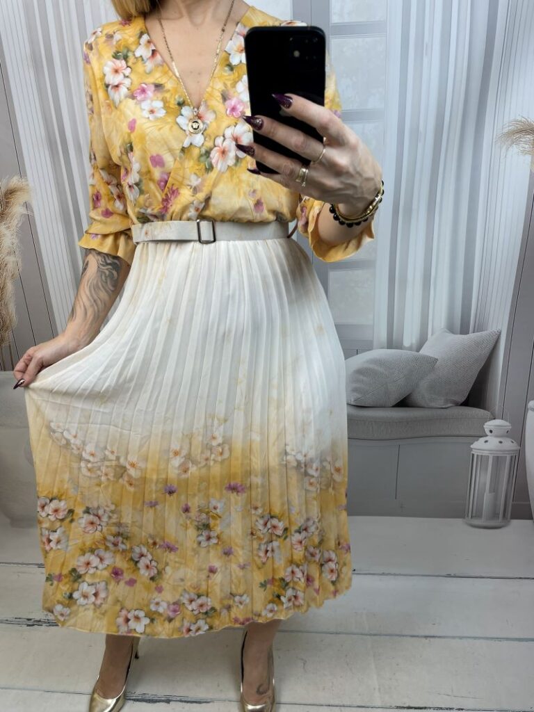 Sukienka Plisowana z Kopertowym Dekoltem Miodowa