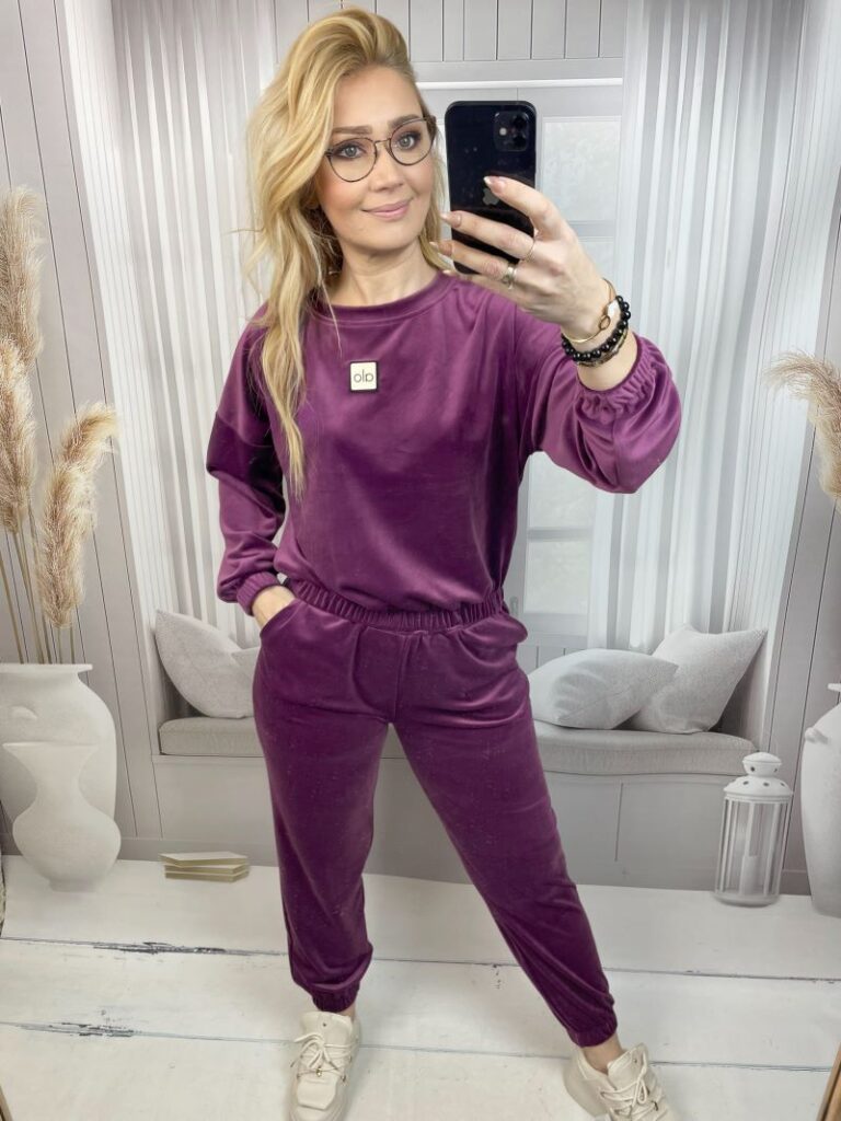 Dres Welurowy z Okrągłym Dekoltem - Fiolet