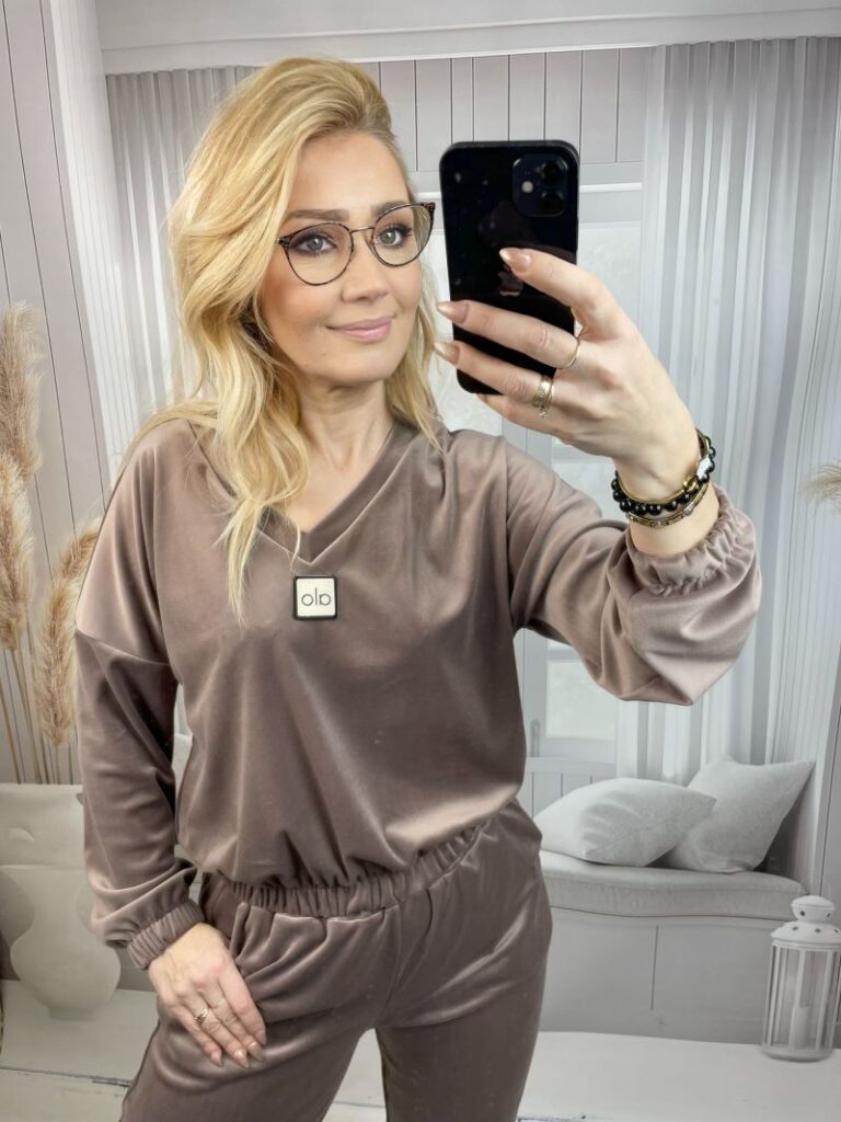 Dres Welurowy z Dekoltem V - Fango