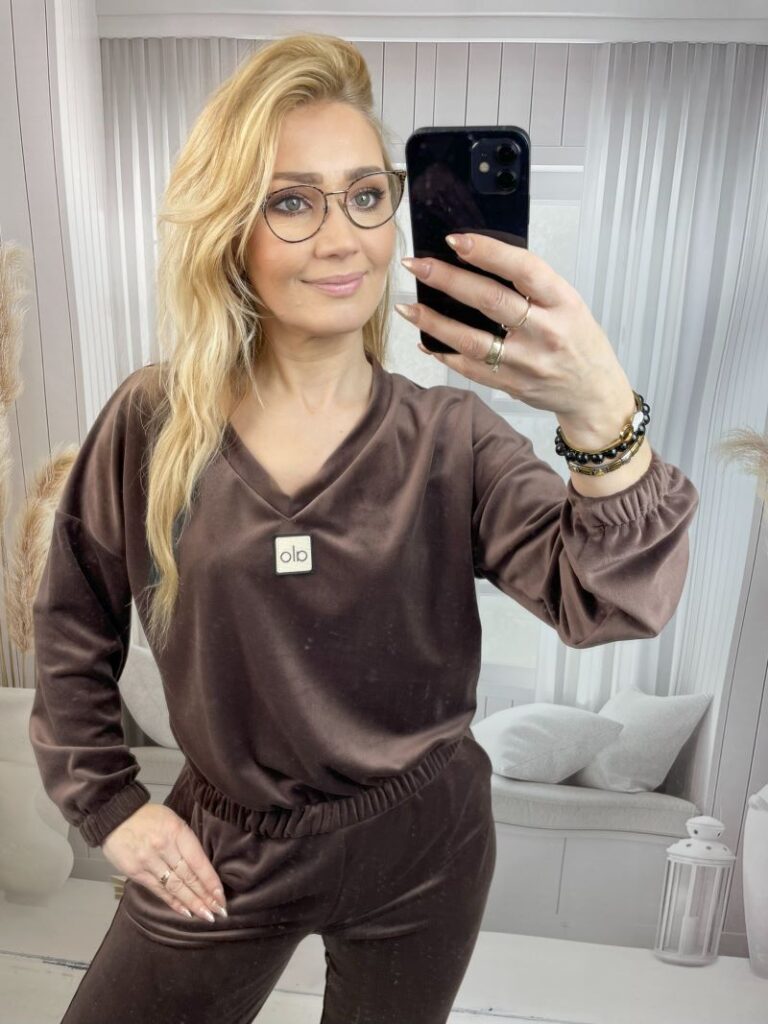 Dres Welurowy z Dekoltem V - Czekolada