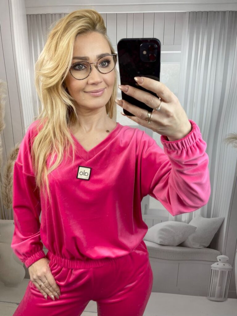 Dres Welurowy z Dekoltem V - Neonowy Róż