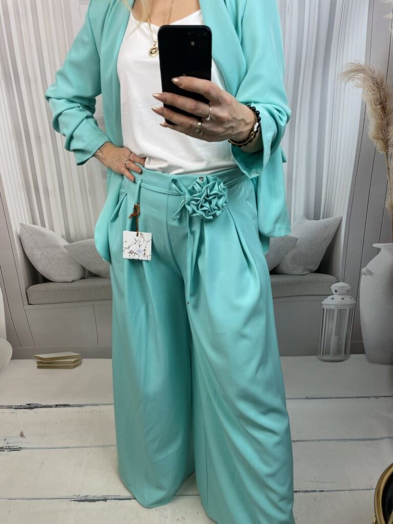 Spodnie Szwedy z Kwiatem - Mięta