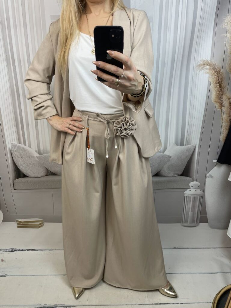 Spodnie Szwedy z Kwiatem - Beż