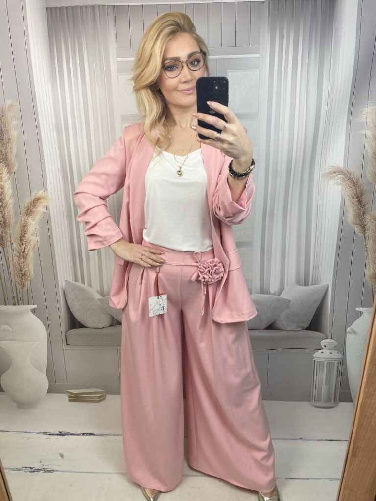 Spodnie Szwedy z Kwiatem - Pudrowy Róż