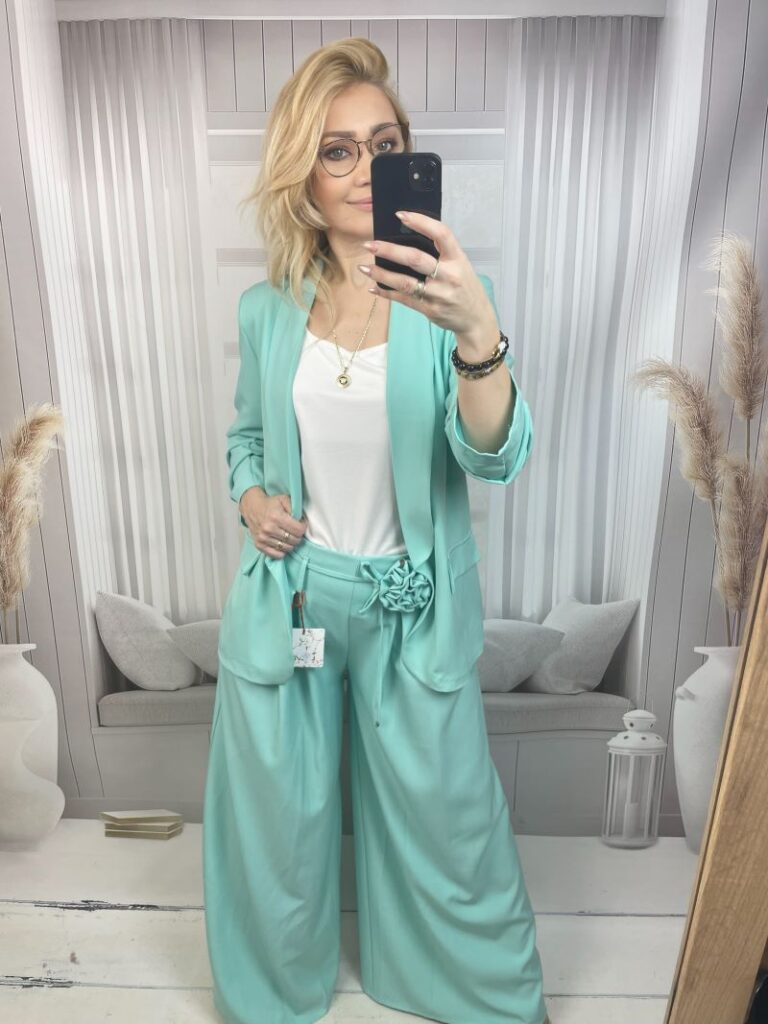 Spodnie Szwedy z Kwiatem - Mięta