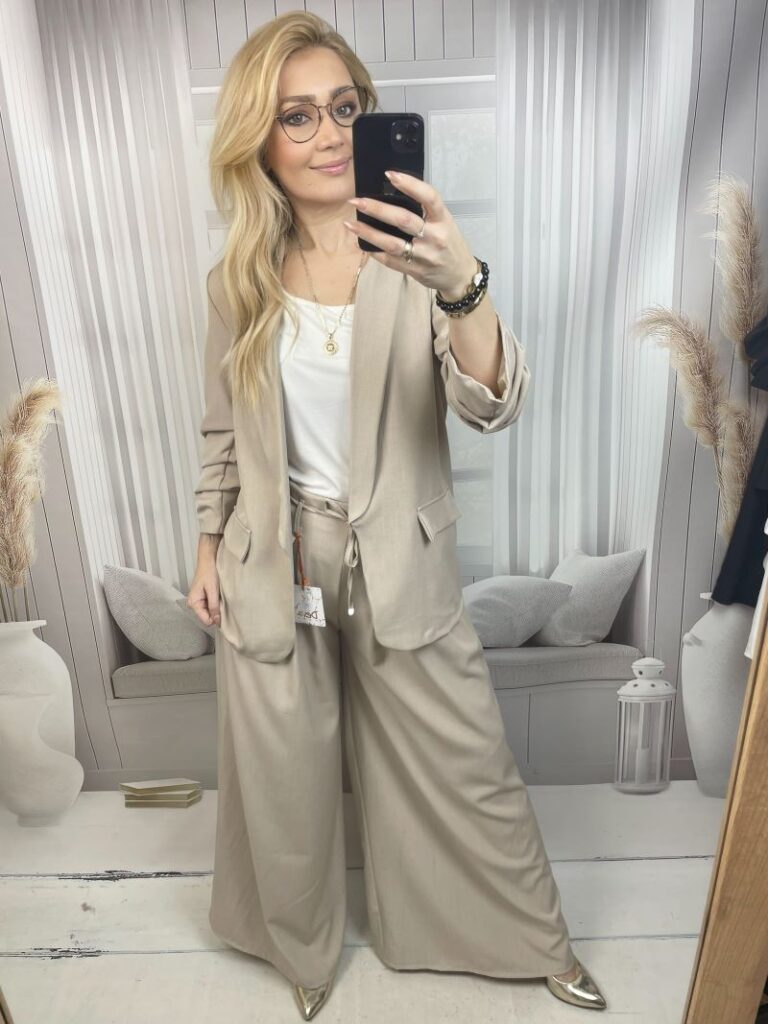 Spodnie Szwedy z Kwiatem - Beż