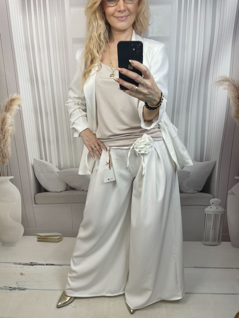 Spodnie Szwedy z Kwiatem - Śmietanka Spodnie Szwedy z Kwiatem - Śmietanka