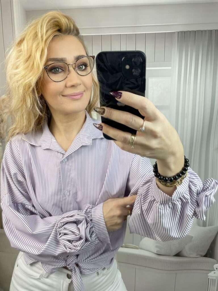 Koszula w Paski z Różą Na Mankiecie Fiolet Koszula w Paski z Różą Na Mankiecie Fiolet