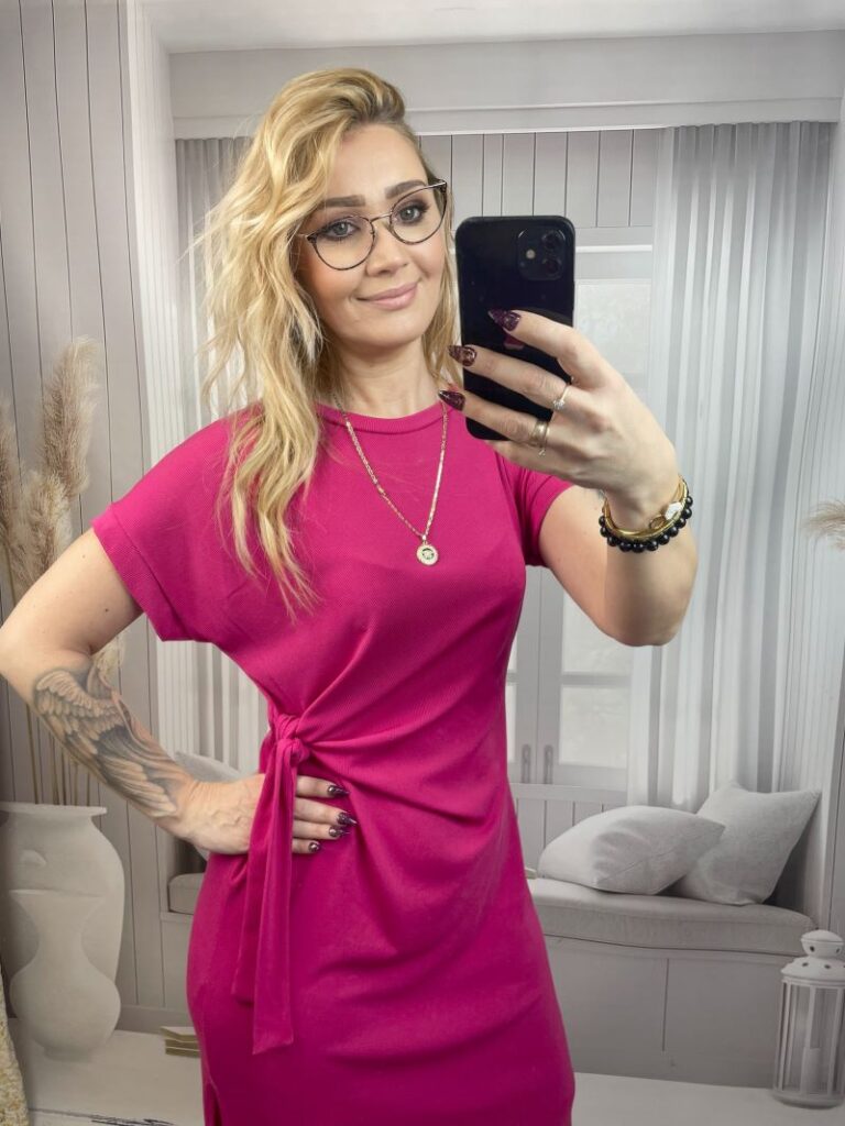 Klasyczna Sukienka Prążkowana z Wiązaniem na Boku - Fuksja L/XL