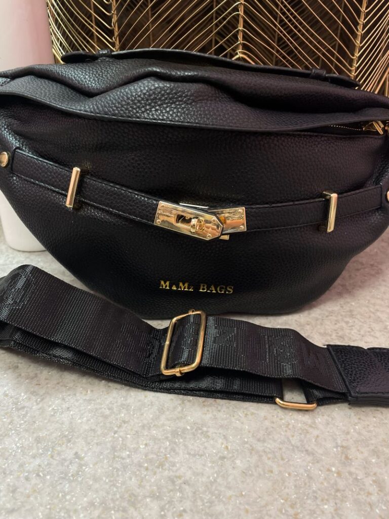 Torebka Listonoszka ze Złotymi Okuciami - Czarna