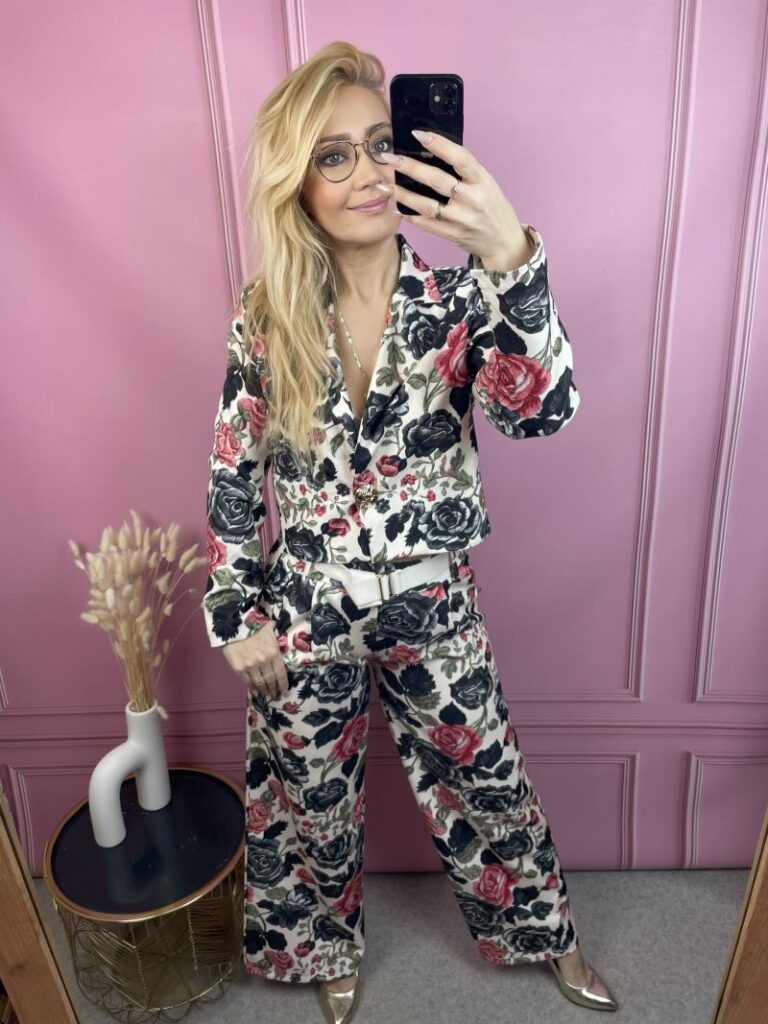 Garnitur w Kwiaty - Czarny