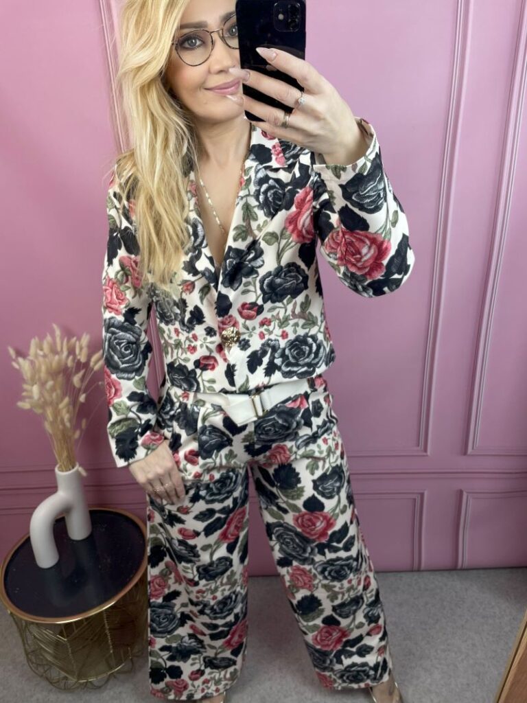 Garnitur w Kwiaty - Czarny