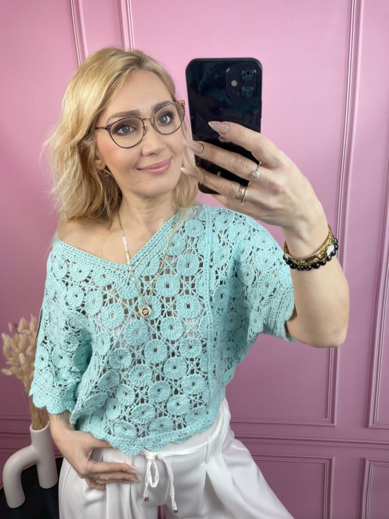 Bluzka Ażurowa z Dekoltem V - Mięta Bluzka Ażurowa z Dekoltem V - Mięta