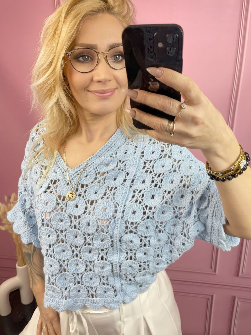 Bluzka Ażurowa z Dekoltem V - Błękit Bluzka Ażurowa z Dekoltem V - Błękit