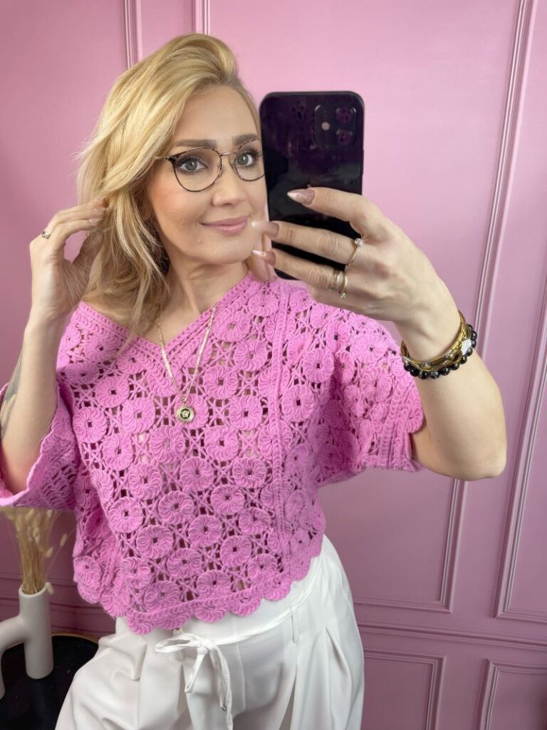 Bluzka Ażurowa z Dekoltem V - Róż